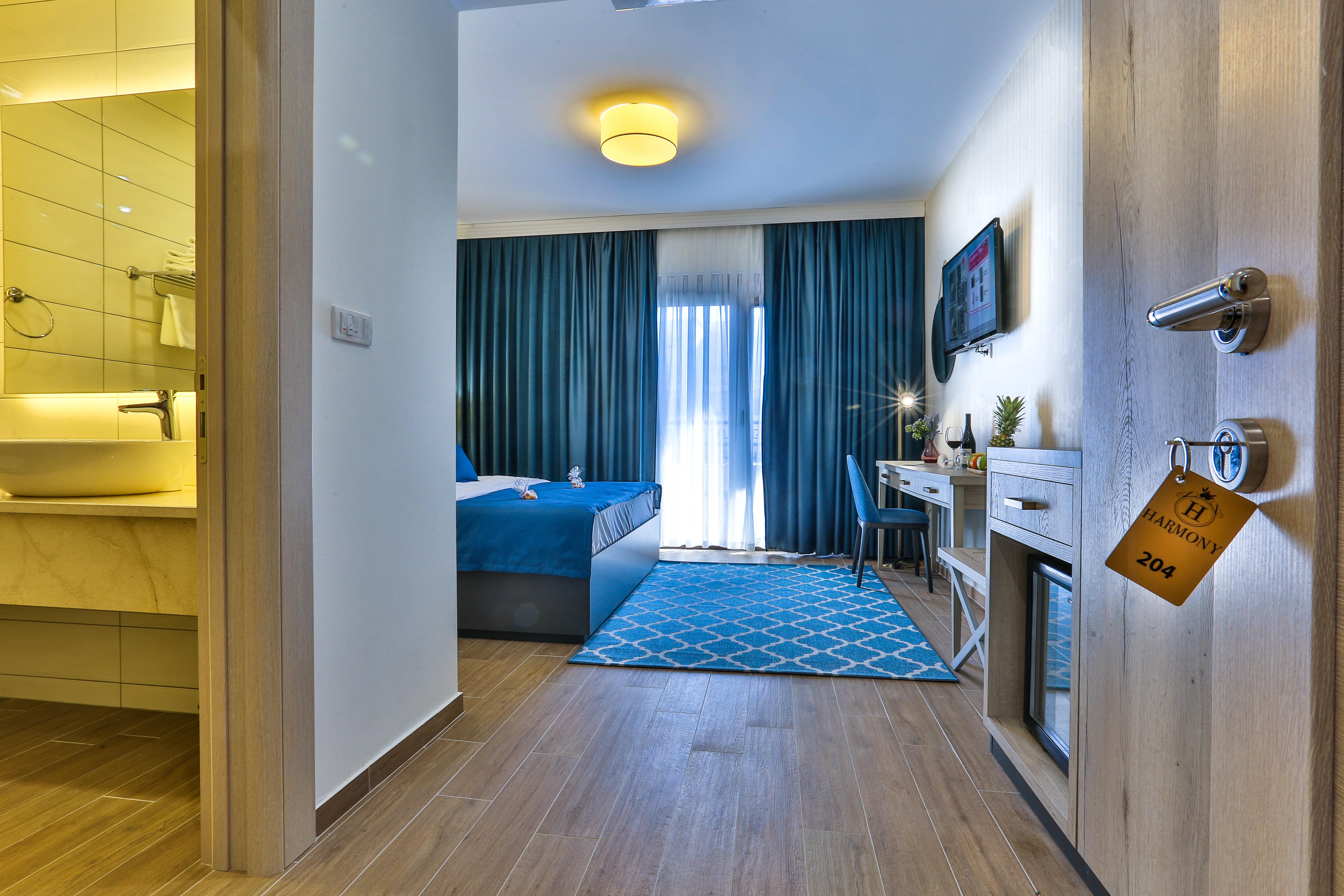 Hotel Harmony By Aycon Petrovac na moru Exterior foto